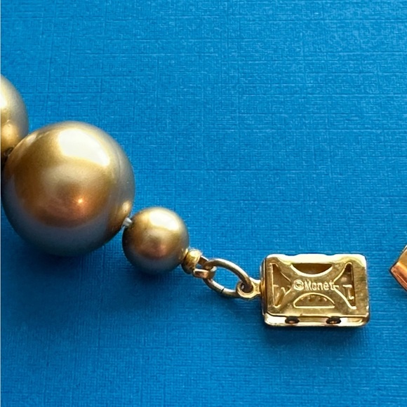 MONET Necklace Gold Pearls 17” Length Vintage EUC - Picture 5 of 8